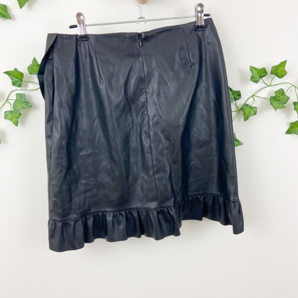 Aqua black pleather swoop side mini skirt Sz S - Picture 2 of 5